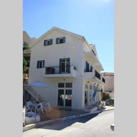 Apartment Pilali 1 *